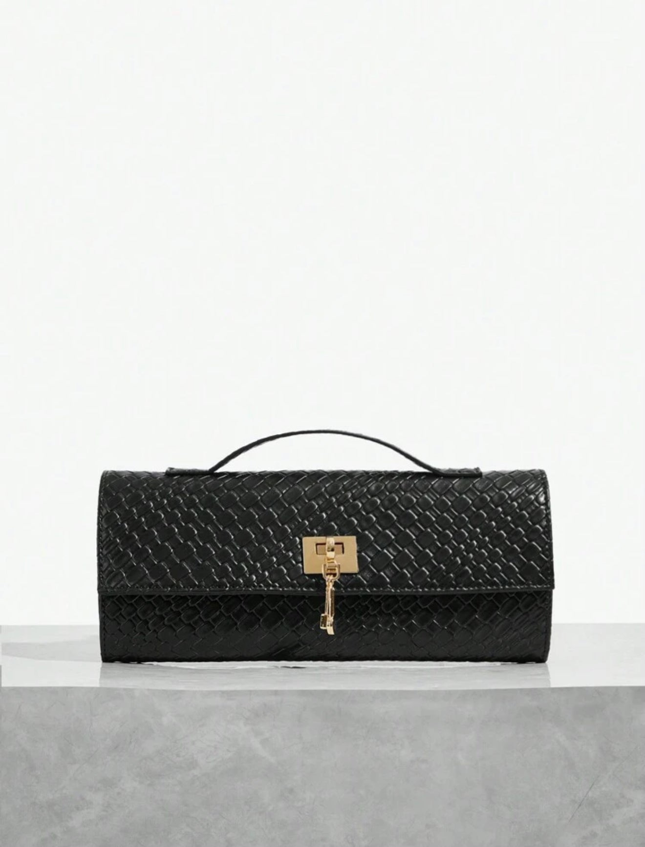 Sac à main tressé noir élégant