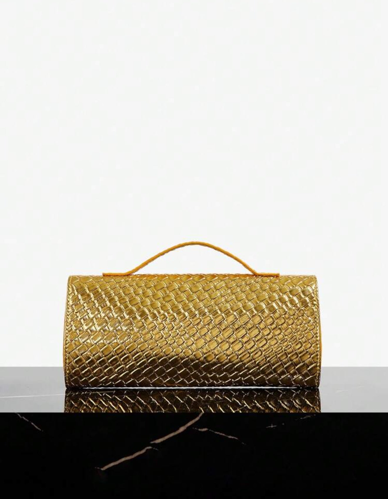 Sac à main tressé noir élégant