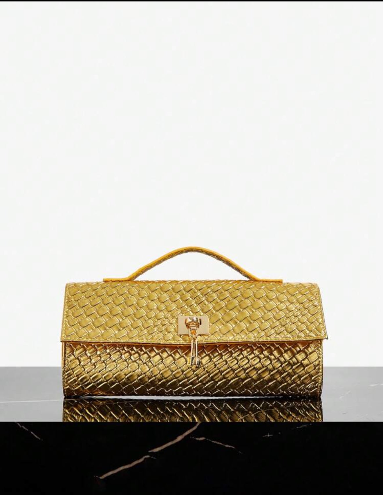 Sac à main tressé noir élégant