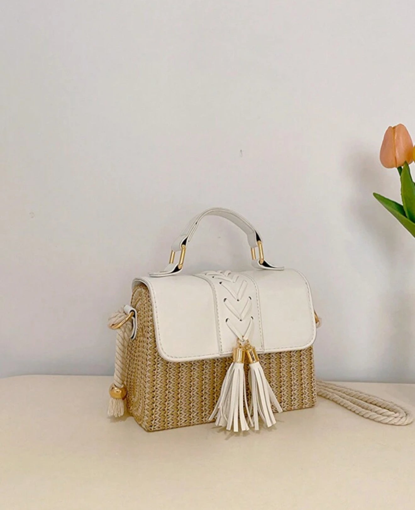 Sac à main tressé avec anse en corde – Chic & Élégant