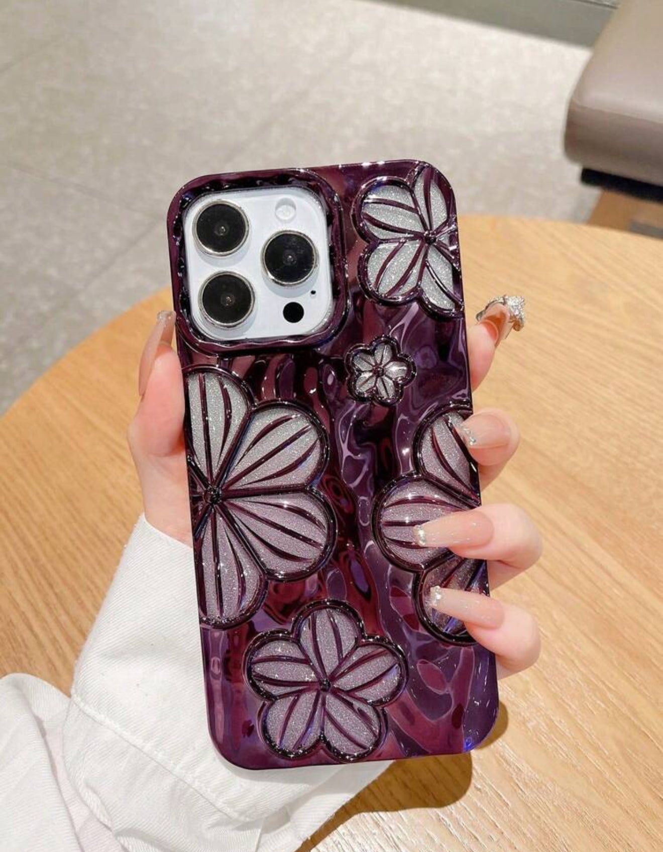 Coque à Paillettes – Design Floral Peint à l’Huile